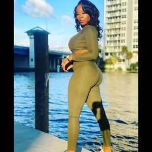 Off Shoulder Legging set- olive